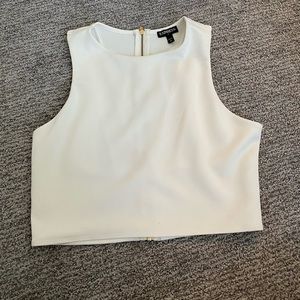 Express top with zipper in the back